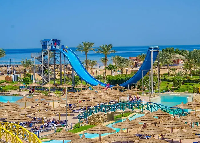 شاطئ تيتانيك منتجع 5*